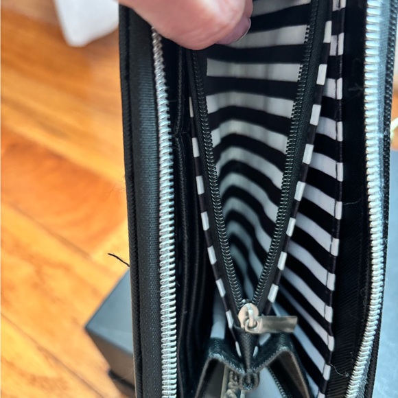 Marc Tetro Black Dog Wallet - Picture 5 of 6